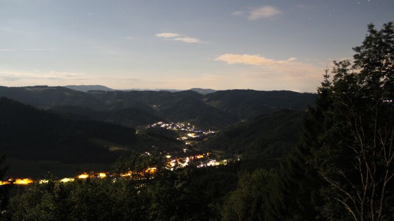 Dieses Bild zeigt eine Webcam-Aufnahme vom Achertal, aufgenommen am Freitag, den 03.07.2026 um 03:20 Uhr. Die Temperatur betrug 15.4°C.