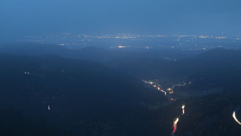 Dieses Bild zeigt eine Webcam-Aufnahme vom Achertal, aufgenommen am Dienstag, den 21.10.2025 um 07:20 Uhr. Die Temperatur betrug 7.1°C.