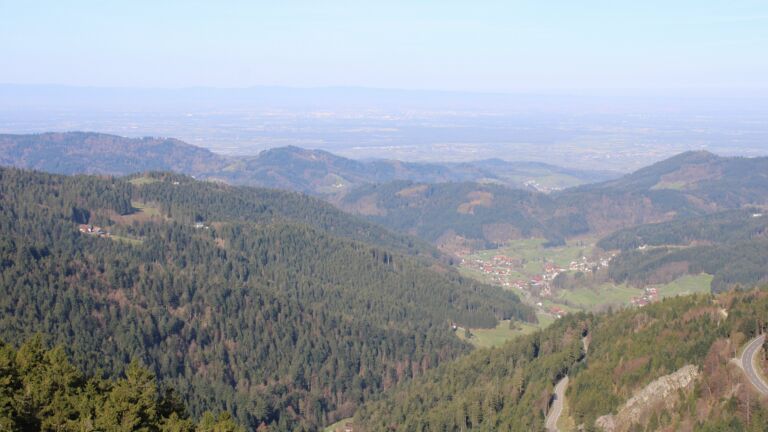 Dieses Bild zeigt eine Webcam-Aufnahme vom Achertal, aufgenommen am Donnerstag, den 09.04.2026 um 09:30 Uhr. Die Temperatur betrug 14.2°C.