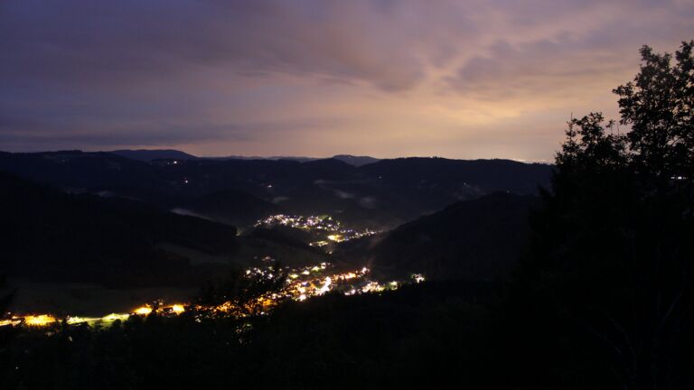 Dieses Bild zeigt eine Webcam-Aufnahme vom Achertal, aufgenommen am Freitag, den 17.07.2026 um 22:40 Uhr. Die Temperatur betrug 15°C.