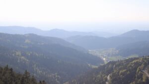 Dieses Bild zeigt eine Webcam-Aufnahme vom Achertal, aufgenommen am Mittwoch, den 22.04.2026 um 18:20 Uhr. Die Temperatur betrug 9.1°C.