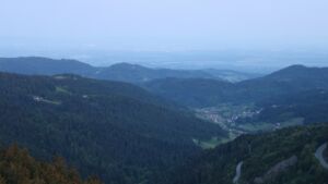 Dieses Bild zeigt eine Webcam-Aufnahme vom Achertal, aufgenommen am Sonntag, den 10.05.2026 um 05:30 Uhr. Die Temperatur betrug 12.8°C.