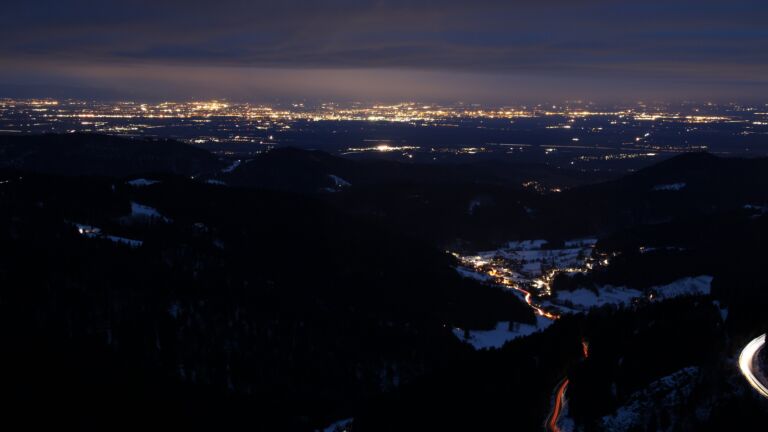 Dieses Bild zeigt eine Webcam-Aufnahme vom Achertal, aufgenommen am Dienstag, den 13.01.2026 um 07:30 Uhr. Die Temperatur betrug 3.9°C.