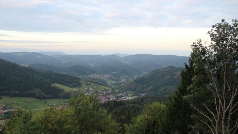 Dieses Bild zeigt eine Webcam-Aufnahme vom Achertal, aufgenommen am Montag, den 21.09.2026 um 07:30 Uhr. Die Temperatur betrug 10°C.