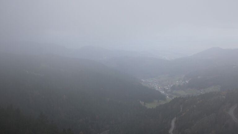 Dieses Bild zeigt eine Webcam-Aufnahme vom Achertal, aufgenommen am Dienstag, den 11.11.2025 um 08:30 Uhr. Die Temperatur betrug 5.1°C.