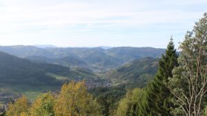 Dieses Bild zeigt eine Webcam-Aufnahme vom Achertal, aufgenommen am Donnerstag, den 29.10.2026 um 10:50 Uhr. Die Temperatur betrug 9.8°C.