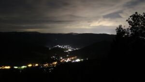 Dieses Bild zeigt eine Webcam-Aufnahme vom Achertal, aufgenommen am Donnerstag, den 17.09.2026 um 00:30 Uhr. Die Temperatur betrug 12.4°C.