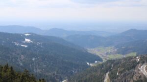 Dieses Bild zeigt eine Webcam-Aufnahme vom Achertal, aufgenommen am Freitag, den 03.04.2026 um 15:30 Uhr. Die Temperatur betrug 6.4°C.