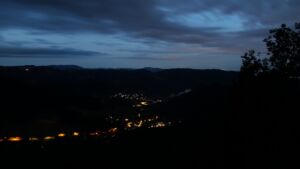 Dieses Bild zeigt eine Webcam-Aufnahme vom Achertal, aufgenommen am Samstag, den 22.08.2026 um 05:40 Uhr. Die Temperatur betrug 10.8°C.