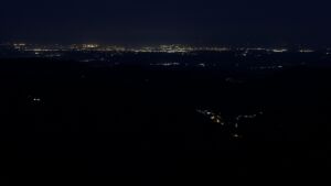Dieses Bild zeigt eine Webcam-Aufnahme vom Achertal, aufgenommen am Sonntag, den 10.05.2026 um 04:40 Uhr. Die Temperatur betrug 12.6°C.