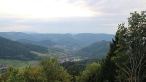 Dieses Bild zeigt eine Webcam-Aufnahme vom Achertal, aufgenommen am Mittwoch, den 30.09.2026 um 18:20 Uhr. Die Temperatur betrug 26.6°C.