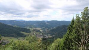 Dieses Bild zeigt eine Webcam-Aufnahme vom Achertal, aufgenommen am Montag, den 31.08.2026 um 12:40 Uhr. Die Temperatur betrug 16.8°C.
