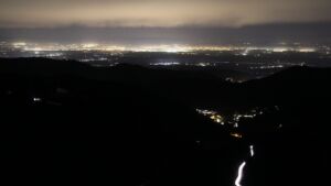 Dieses Bild zeigt eine Webcam-Aufnahme vom Achertal, aufgenommen am Samstag, den 17.01.2026 um 01:30 Uhr. Die Temperatur betrug 5.9°C.