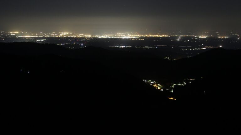 Dieses Bild zeigt eine Webcam-Aufnahme vom Achertal, aufgenommen am Mittwoch, den 25.06.2025 um 02:40 Uhr. Die Temperatur betrug 17.8°C.