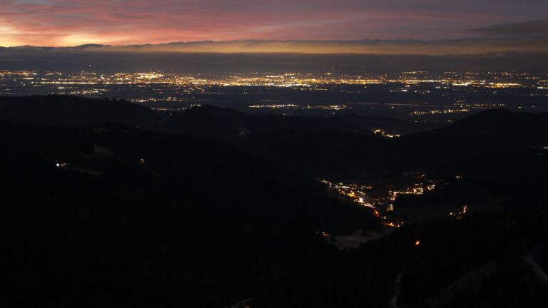 Dieses Bild zeigt eine Webcam-Aufnahme vom Achertal, aufgenommen am Donnerstag, den 01.01.2026 um 17:50 Uhr. Die Temperatur betrug -4.9°C.