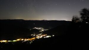 Dieses Bild zeigt eine Webcam-Aufnahme vom Achertal, aufgenommen am Montag, den 14.09.2026 um 22:30 Uhr. Die Temperatur betrug 18.7°C.