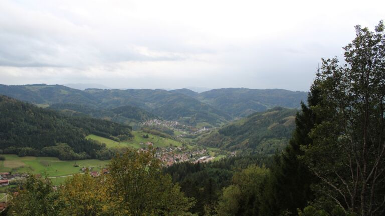 Dieses Bild zeigt eine Webcam-Aufnahme vom Achertal, aufgenommen am Samstag, den 24.10.2026 um 16:50 Uhr. Die Temperatur betrug 6.6°C.