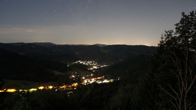Dieses Bild zeigt eine Webcam-Aufnahme vom Achertal, aufgenommen am Dienstag, den 07.07.2026 um 03:20 Uhr. Die Temperatur betrug 20.4°C.