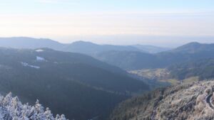 Dieses Bild zeigt eine Webcam-Aufnahme vom Achertal, aufgenommen am Donnerstag, den 27.11.2025 um 14:40 Uhr. Die Temperatur betrug -0.4°C.