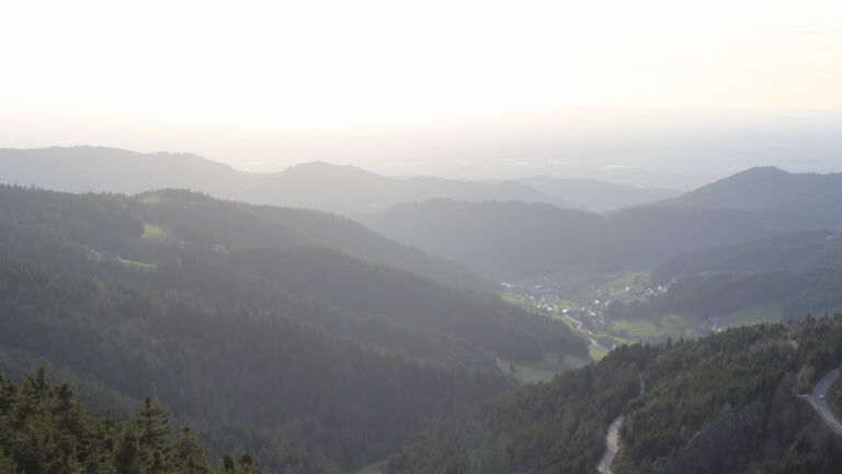 Dieses Bild zeigt eine Webcam-Aufnahme vom Achertal, aufgenommen am Montag, den 06.04.2026 um 19:00 Uhr. Die Temperatur betrug 11°C.