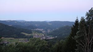 Dieses Bild zeigt eine Webcam-Aufnahme vom Achertal, aufgenommen am Freitag, den 10.07.2026 um 05:20 Uhr. Die Temperatur betrug 18.6°C.