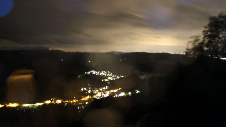 Dieses Bild zeigt eine Webcam-Aufnahme vom Achertal, aufgenommen am Mittwoch, den 13.05.2026 um 23:00 Uhr. Die Temperatur betrug 4.8°C.