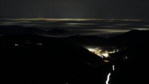 Dieses Bild zeigt eine Webcam-Aufnahme vom Achertal, aufgenommen am Dienstag, den 20.01.2026 um 19:20 Uhr. Die Temperatur betrug 5.8°C.