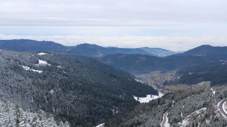 Dieses Bild zeigt eine Webcam-Aufnahme vom Achertal, aufgenommen am Freitag, den 30.01.2026 um 12:50 Uhr. Die Temperatur betrug 1.8°C.