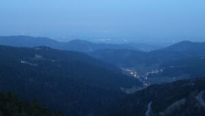 Dieses Bild zeigt eine Webcam-Aufnahme vom Achertal, aufgenommen am Sonntag, den 08.03.2026 um 06:20 Uhr. Die Temperatur betrug 9.4°C.