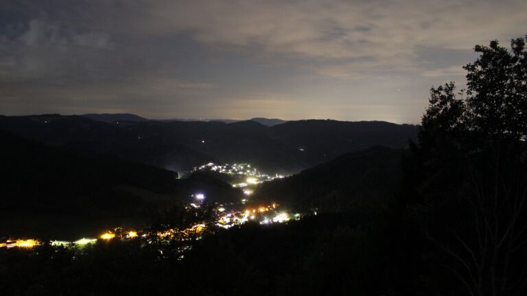 Dieses Bild zeigt eine Webcam-Aufnahme vom Achertal, aufgenommen am Montag, den 05.10.2026 um 05:30 Uhr. Die Temperatur betrug 14°C.