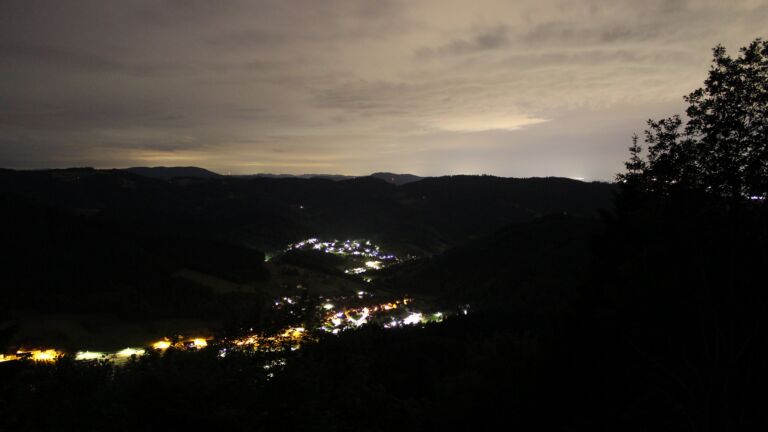 Dieses Bild zeigt eine Webcam-Aufnahme vom Achertal, aufgenommen am Mittwoch, den 10.06.2026 um 03:20 Uhr. Die Temperatur betrug 9.8°C.