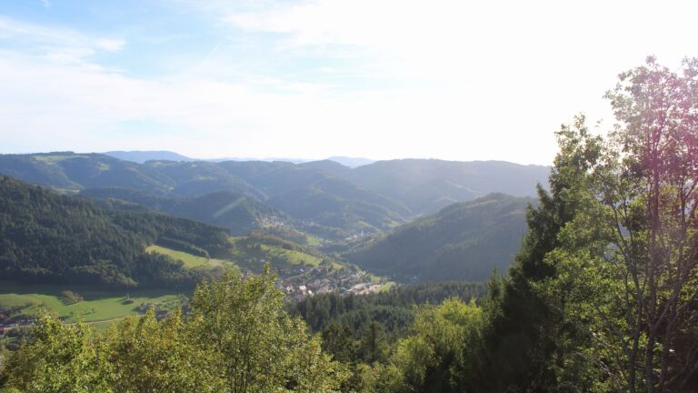 Dieses Bild zeigt eine Webcam-Aufnahme vom Achertal, aufgenommen am Samstag, den 19.09.2026 um 17:30 Uhr. Die Temperatur betrug 22.9°C.