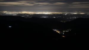 Dieses Bild zeigt eine Webcam-Aufnahme vom Achertal, aufgenommen am Mittwoch, den 19.11.2025 um 02:00 Uhr. Die Temperatur betrug -4.1°C.