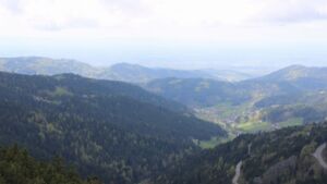 Dieses Bild zeigt eine Webcam-Aufnahme vom Achertal, aufgenommen am Sonntag, den 19.04.2026 um 14:30 Uhr. Die Temperatur betrug 7.5°C.