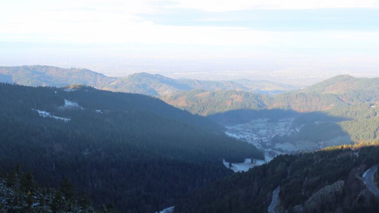 Dieses Bild zeigt eine Webcam-Aufnahme vom Achertal, aufgenommen am Mittwoch, den 19.11.2025 um 08:50 Uhr. Die Temperatur betrug -2.6°C.