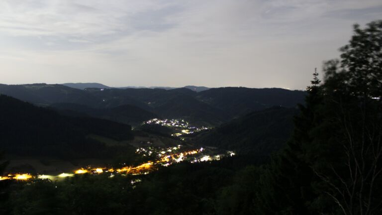 Dieses Bild zeigt eine Webcam-Aufnahme vom Achertal, aufgenommen am Samstag, den 30.05.2026 um 00:00 Uhr. Die Temperatur betrug 20.9°C.