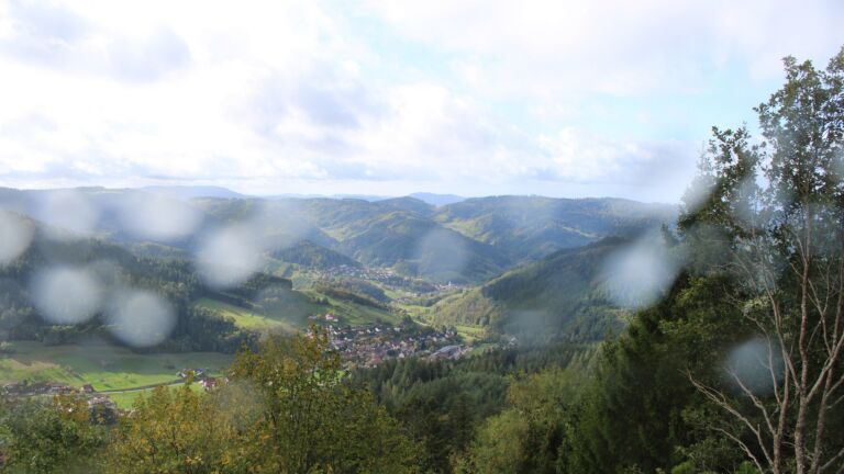 Dieses Bild zeigt eine Webcam-Aufnahme vom Achertal, aufgenommen am Samstag, den 24.10.2026 um 11:50 Uhr. Die Temperatur betrug 4.2°C.