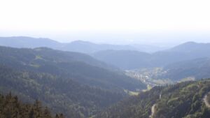 Dieses Bild zeigt eine Webcam-Aufnahme vom Achertal, aufgenommen am Montag, den 19.05.2025 um 18:40 Uhr. Die Temperatur betrug 16.6°C.