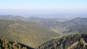 Dieses Bild zeigt eine Webcam-Aufnahme vom Achertal, aufgenommen am Donnerstag, den 23.04.2026 um 08:00 Uhr. Die Temperatur betrug 7.4°C.