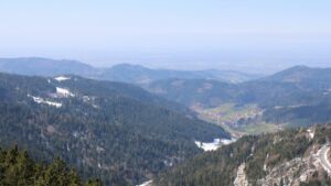 Dieses Bild zeigt eine Webcam-Aufnahme vom Achertal, aufgenommen am Donnerstag, den 02.04.2026 um 13:30 Uhr. Die Temperatur betrug 6°C.