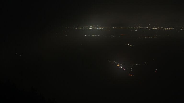 Dieses Bild zeigt eine Webcam-Aufnahme vom Achertal, aufgenommen am Montag, den 15.09.2025 um 21:00 Uhr. Die Temperatur betrug 10.8°C.