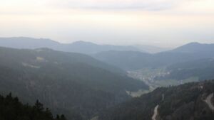 Dieses Bild zeigt eine Webcam-Aufnahme vom Achertal, aufgenommen am Dienstag, den 10.03.2026 um 17:30 Uhr. Die Temperatur betrug 8.4°C.