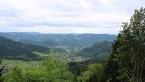 Dieses Bild zeigt eine Webcam-Aufnahme vom Achertal, aufgenommen am Mittwoch, den 13.05.2026 um 15:50 Uhr. Die Temperatur betrug 8.7°C.