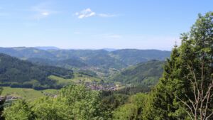 Dieses Bild zeigt eine Webcam-Aufnahme vom Achertal, aufgenommen am Freitag, den 22.05.2026 um 12:20 Uhr. Die Temperatur betrug 22.1°C.