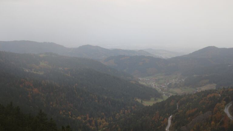 Dieses Bild zeigt eine Webcam-Aufnahme vom Achertal, aufgenommen am Montag, den 20.10.2025 um 08:20 Uhr. Die Temperatur betrug 10.2°C.
