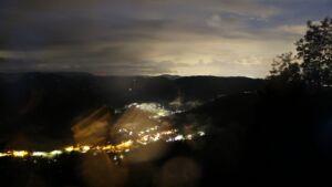Dieses Bild zeigt eine Webcam-Aufnahme vom Achertal, aufgenommen am Dienstag, den 02.06.2026 um 23:20 Uhr. Die Temperatur betrug 11.3°C.