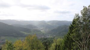Dieses Bild zeigt eine Webcam-Aufnahme vom Achertal, aufgenommen am Montag, den 26.10.2026 um 11:40 Uhr. Die Temperatur betrug 8.9°C.