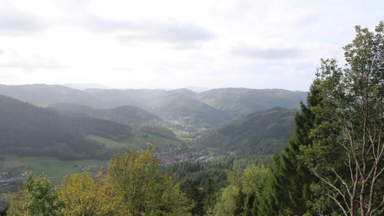 Dieses Bild zeigt eine Webcam-Aufnahme vom Achertal, aufgenommen am Montag, den 26.10.2026 um 11:40 Uhr. Die Temperatur betrug 8.9°C.