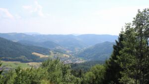 Dieses Bild zeigt eine Webcam-Aufnahme vom Achertal, aufgenommen am Freitag, den 26.06.2026 um 16:50 Uhr. Die Temperatur betrug 37.6°C.
