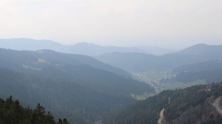 Dieses Bild zeigt eine Webcam-Aufnahme vom Achertal, aufgenommen am Samstag, den 21.03.2026 um 15:40 Uhr. Die Temperatur betrug 6.4°C.